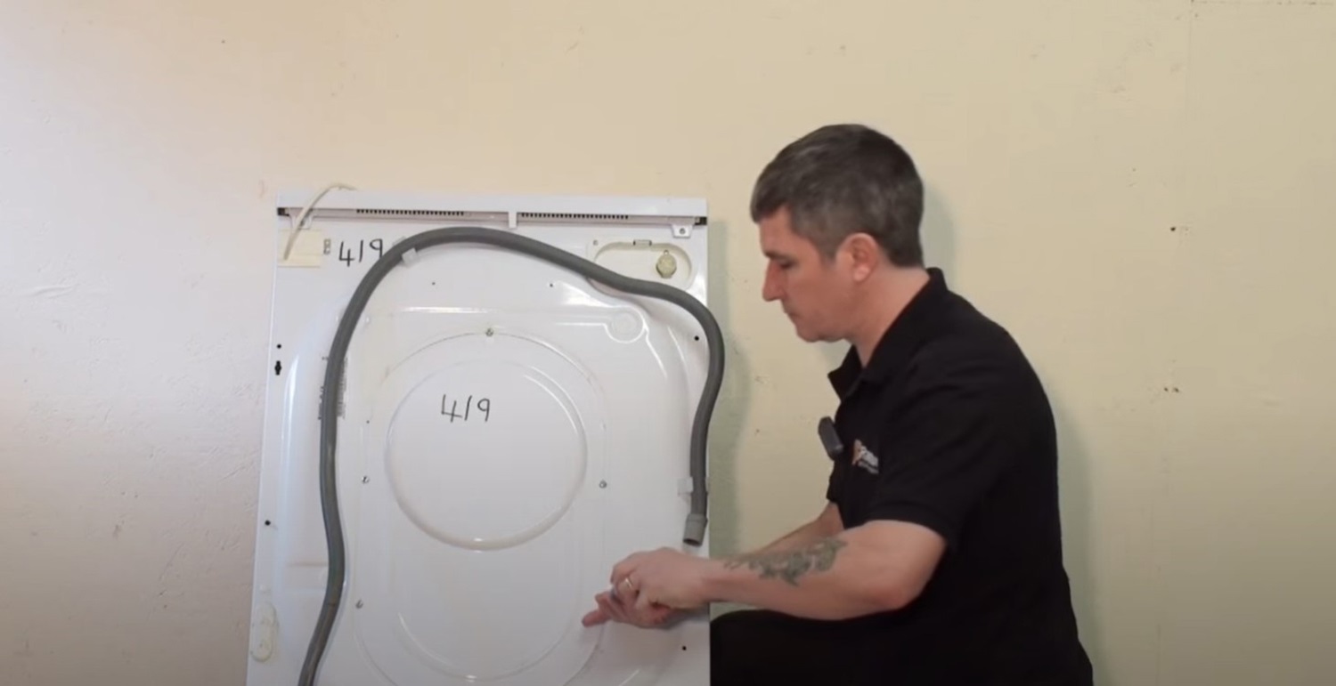 How to replace the belt on a hotpoint washing machine rear cover